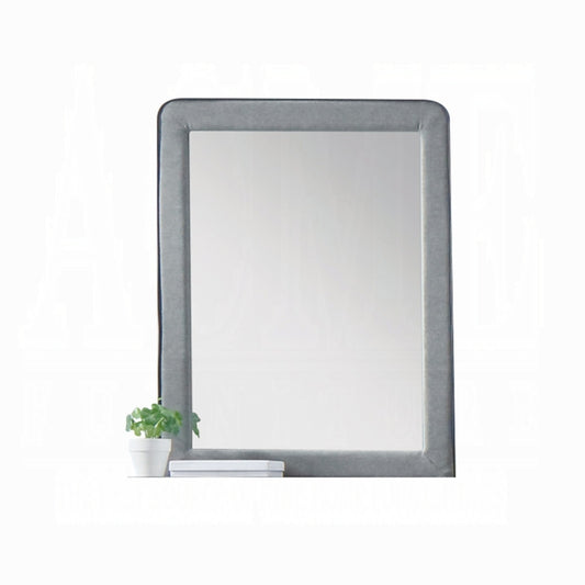 Valda Mirror