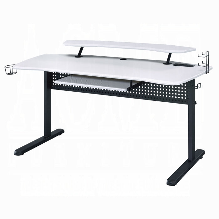 Vildre Gaming Desk W/USB