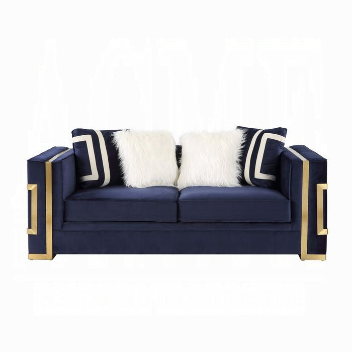 Virrux Loveseat W/4 Pillows
